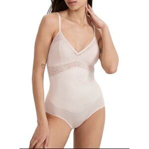 NEW Maidenform Womens Medium Tame Your Tummy Lace Firm Control Bodysuit